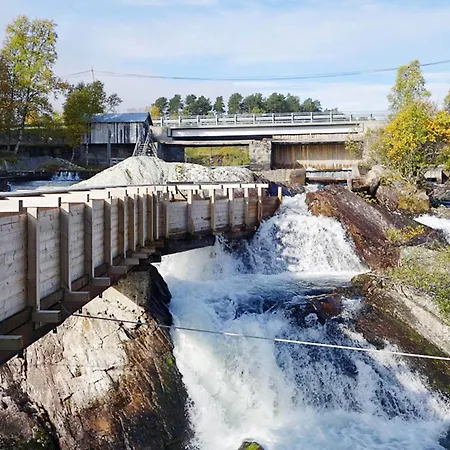 6 Person In Sollia-by Traum